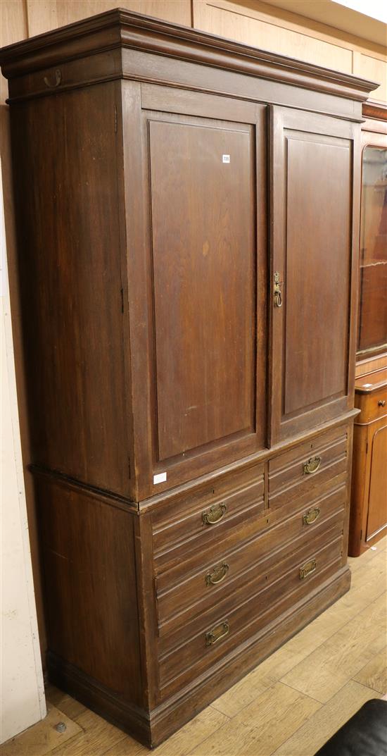 A Victorian oak linen press W.133cm
